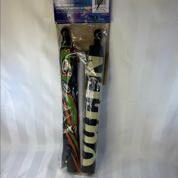 Halloween porch banners featuring Disney characters Ursula & the Evil Queen - Picture 2 of 8